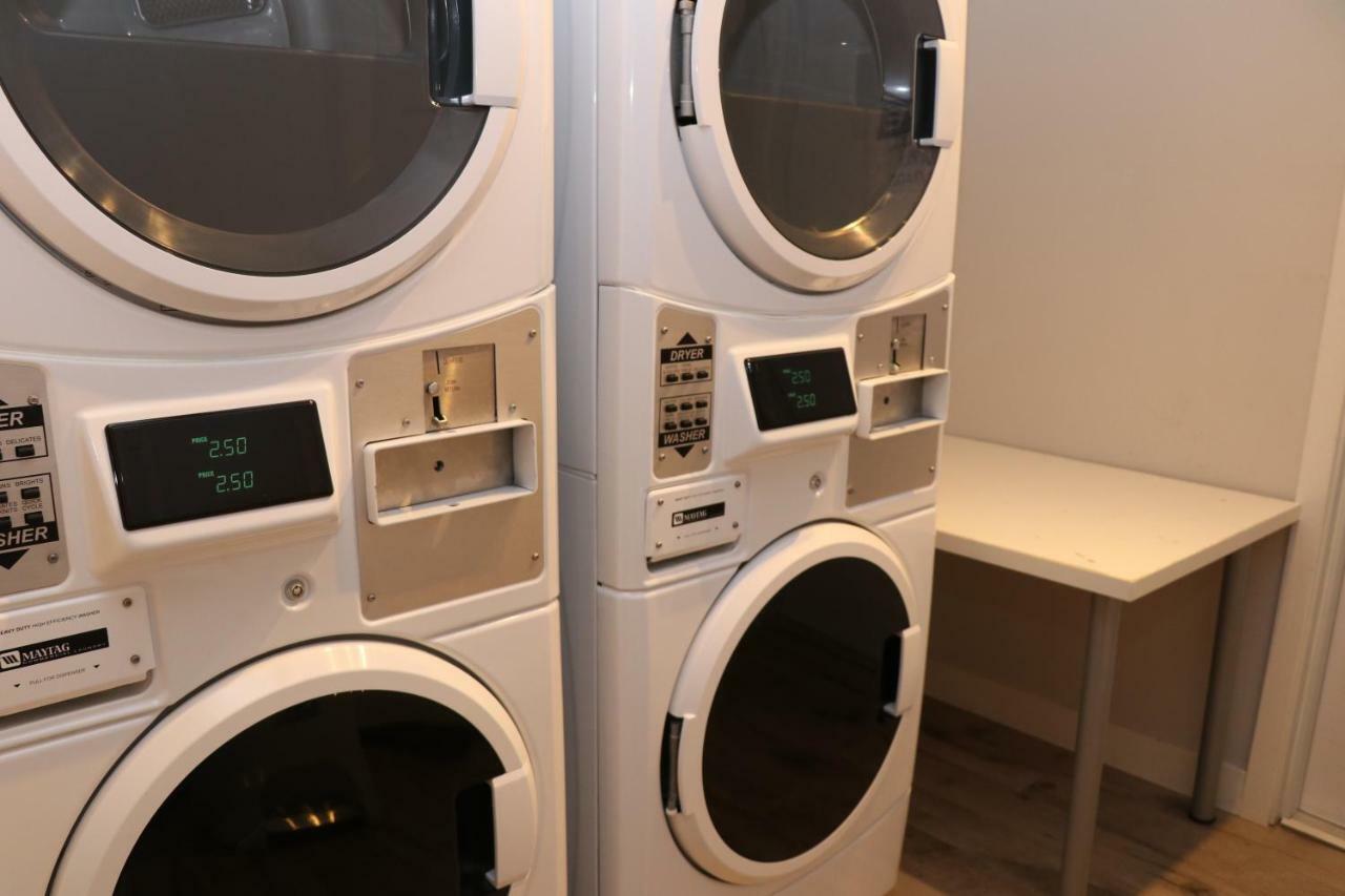 A Stylish Stay W/ A Queen Bed, Heated Floors.. #36 Brookline Exterior foto