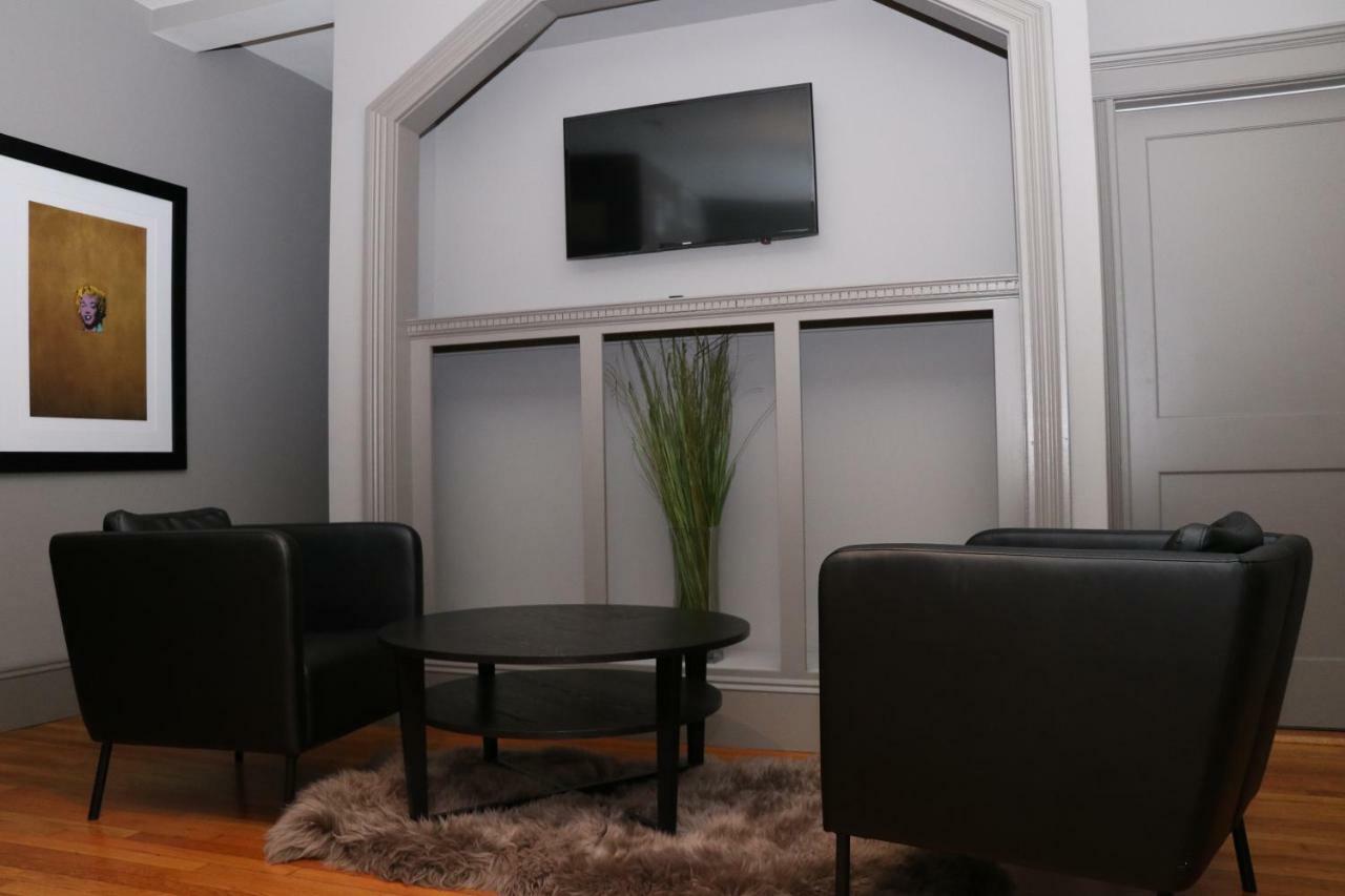 A Stylish Stay W/ A Queen Bed, Heated Floors.. #36 Brookline Exterior foto